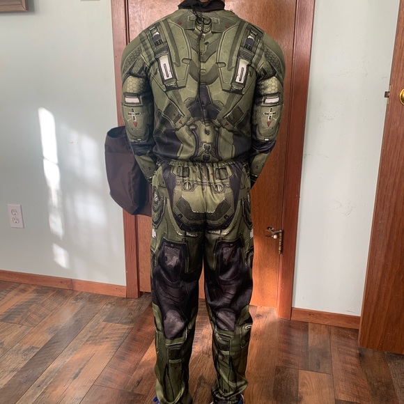 Halo Master Chief w/o mask from Walmart. Padded muscles in torso area. - Picture 2 of 3